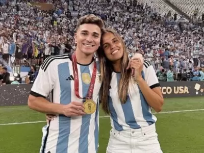 Juli�n �lvarez junto con su pareja Emilia