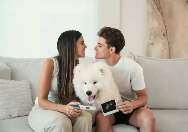 Juli�n �lvarez anunci� que ser� pap� junto con su pareja Emilia Ferrero/ Fuente: Instagram de Juli�n �lvarez