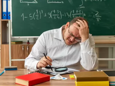 Docente estresado.