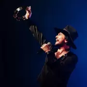 Beto Cuevas en Buenos Aires con un homenaje al MTV unplugged de La Ley