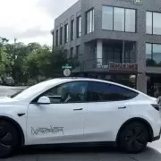 Tesla lanz� sus primeros Robotaxis en Estados Unidos y cambia las reglas del juego