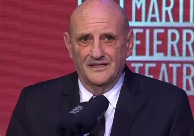 Puma Goity gan� el Oro en los Mart�n Fierro de Teatro y dej� un fuerte mensaje.