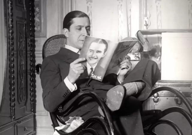 A la edad de 44 a�os muri� Carlos Gardel.