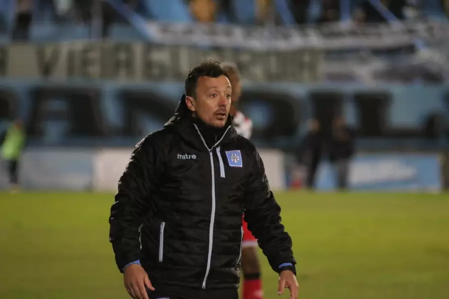 Alexis Matteo es el nuevo entrenador del Deportivo Maip�/ Fuente: Web