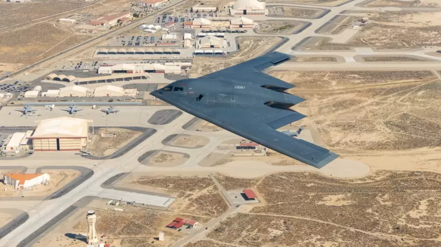 B 2 el bombardero que definió la guerra