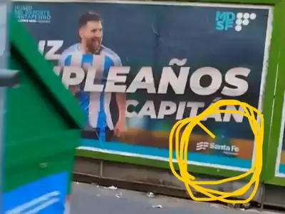 Lionel Mesi y sus carteles.