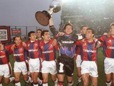Rivadero, Ortega S�nchez, el Diablo Monserrat, Carlos Netto, Passet, Gra�a, el Gallego Gonz�lez y el Cabez�n Ruggeri encabezan la vuelta ol�mpica