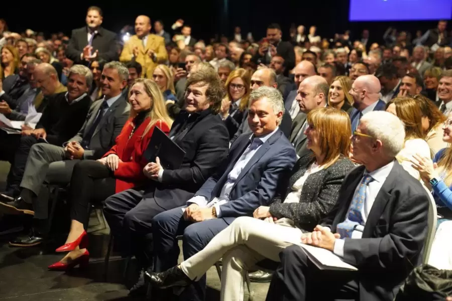La plana mayor libertaria en el congreso provincial