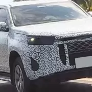 Atenci�n "toyoteros": primeras fotos de la actualizaci�n 2026 de Hilux