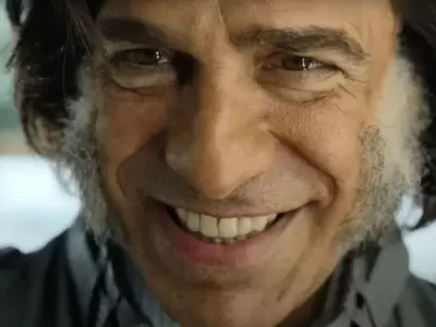 Leonardo Sbaraglia encarna a Carlos Menem en su biopic, que ya genera pol�mica antes de su estreno.