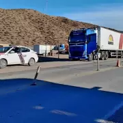 Video de la imprudencia: sobrepas� a veh�culos en doble l�nea amarilla y fue detenido