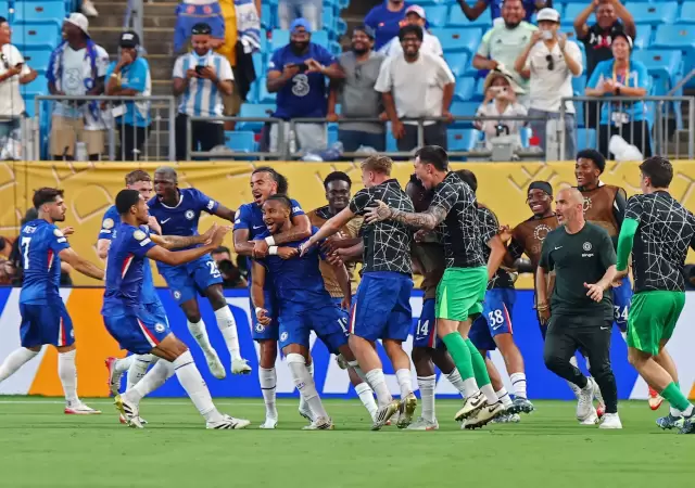 Chelsea aplasta a Benfica 4-1 y sigue en el Mundial de Clubes 2025