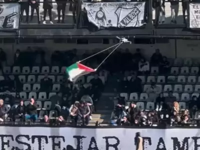 Un dron la bandera de Palestina entr� al campo de juego el domingo