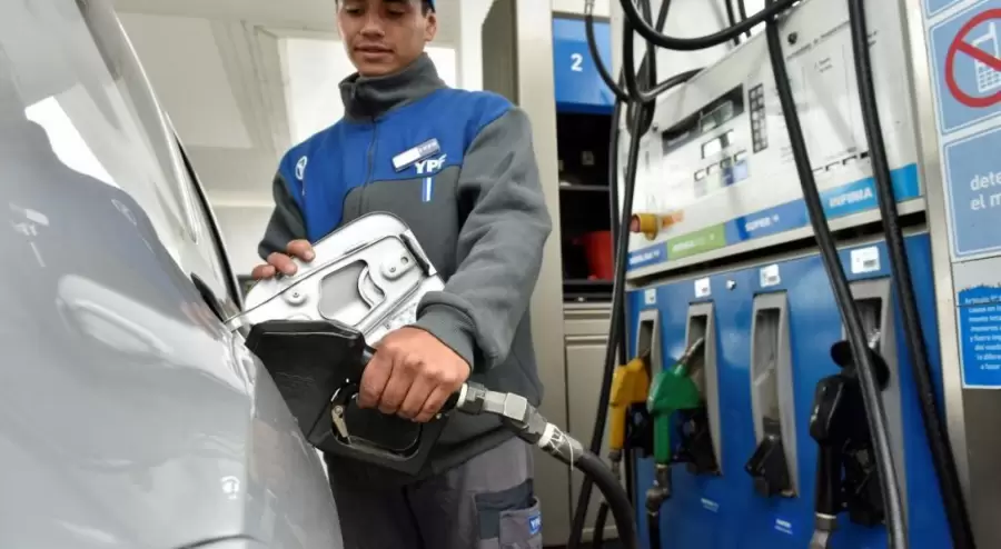 La empresa insta a que sus clientes instalen la aplicaci�n YPF en sus celulares. Pagando con ella, se obtienen m�s beneficios y ahorros.