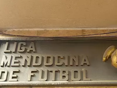 La Liga Mendocina de F�tbol sigue bajo sospecha.