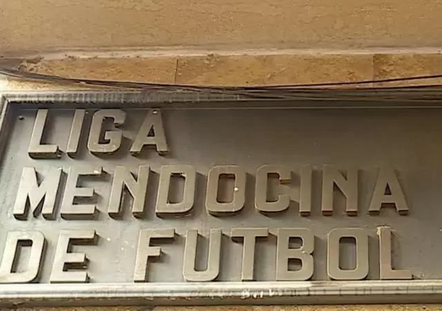 La Liga Mendocina de F�tbol cambi� el sistema de revisiones m�dicas.
