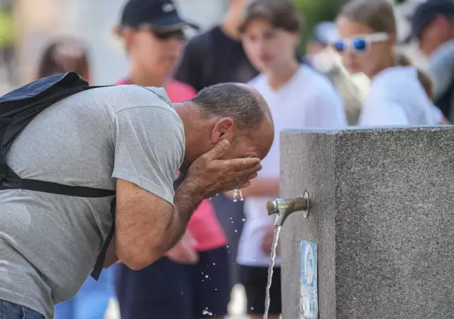 Mientras Argentina y el sur de Chile sufren una ola polar, los pa�ses del mediterr�neo europeo viven temperaturas sofocantes.