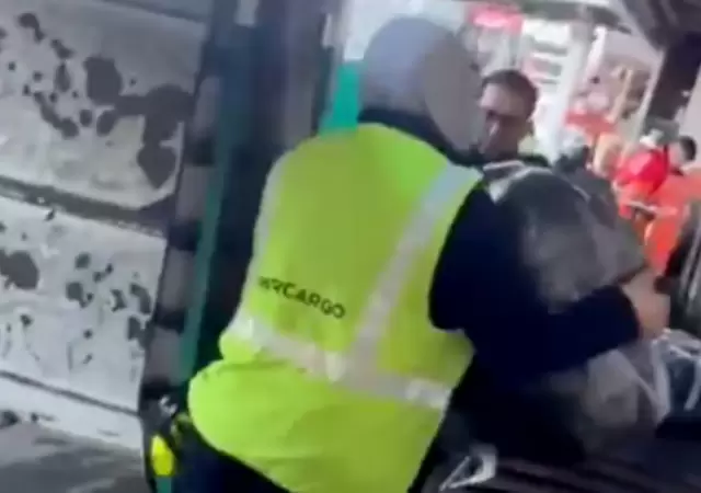 Maleteros despedidos.