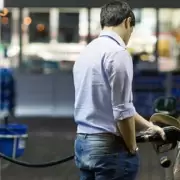 Aumentos de combustibles: alivio por promociones y autodespacho nocturno