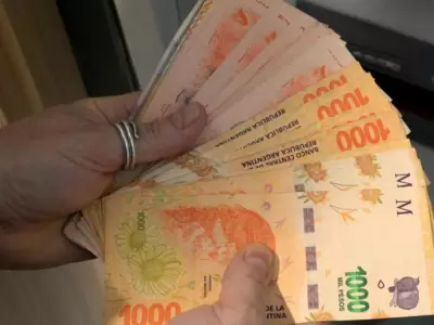 Los billetes de pesos argentinos de circulaci�n legal algunas veces poseen fallas que pueden ser casi imperceptibles o con defectos groseros.