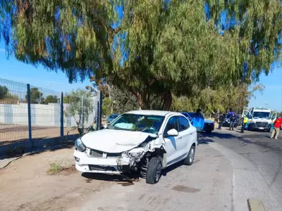 Producto de la descompensaci�n, la conductora del Fiat Cronos termin� invadiendo el carril contrario y choc� de frente con el Toyota.