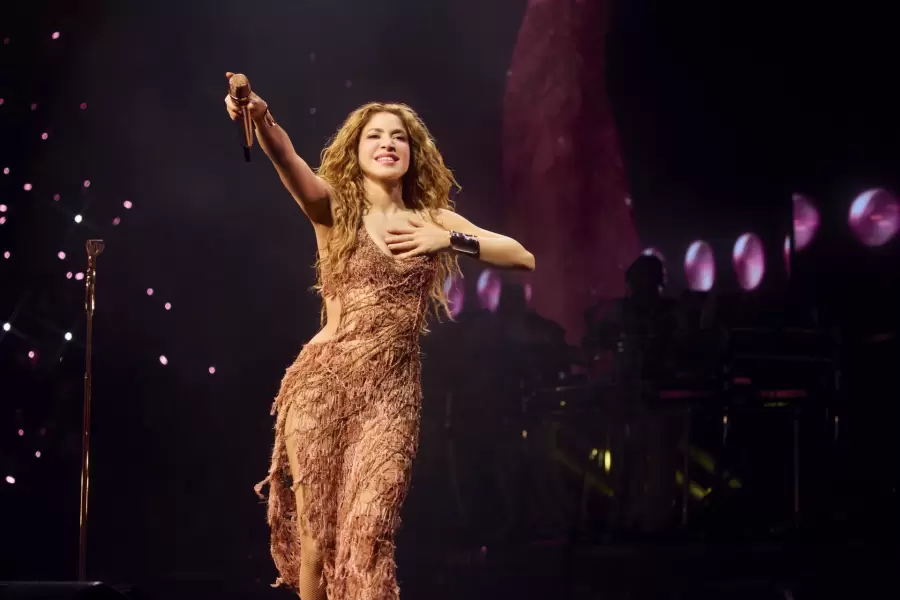 shakira anuncio feed