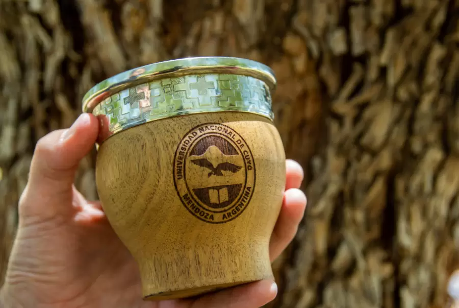 Mate institucional UNCUYO.