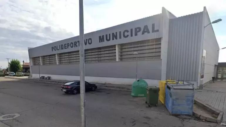 La cachetada se habr�a producido cerca del Polideportivo de Mojados.