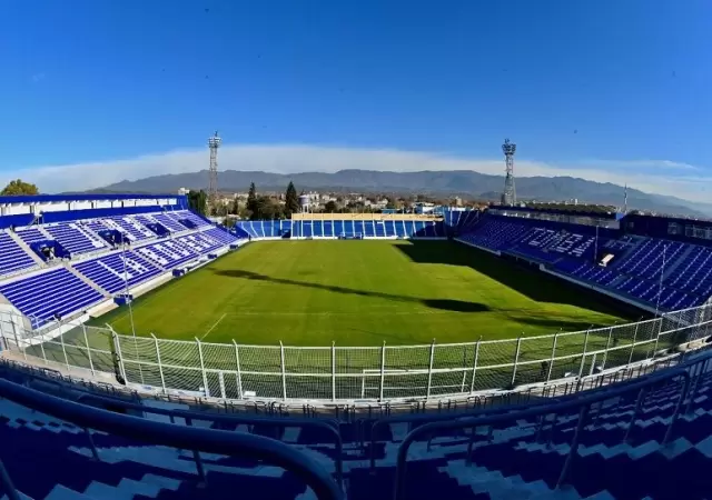 El Estadio Feliciano Gambarte fue inaugurado el 3 de octubre de 1959 durante la presidencia de Don Jorge Schmitt en un partido contra el Andes Taller.