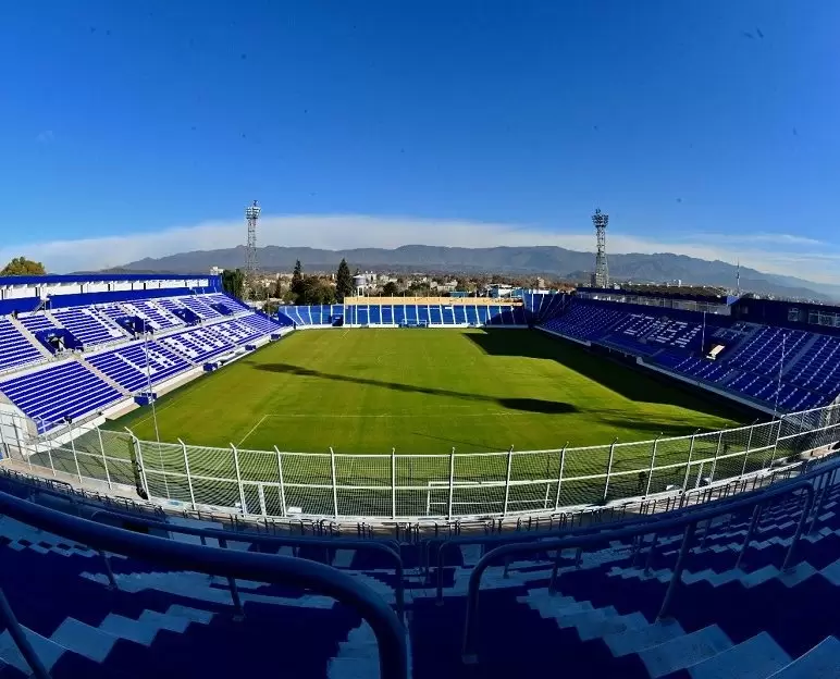El Estadio Feliciano Gambarte fue inaugurado el 3 de octubre de 1959 durante la presidencia de Don Jorge Schmitt en un partido contra el Andes Taller.
