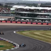 Verstappen volvió a hacer magia para la pole, con Colapinto accidentado en la Q1