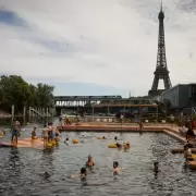 Tras m�s de un siglo los parisinos pueden volver a ba�arse en el Sena
