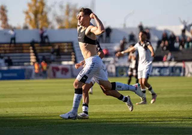 Gimnasia gan� y es escolta.