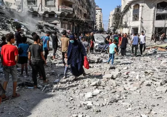 Israel atac� Gaza mientras envi� emisarios para negociar el cese al fuerzo