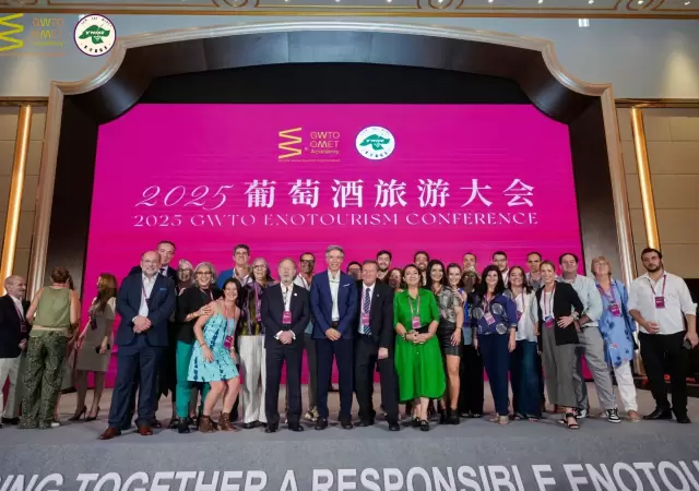 Encuentro Mundial de Enoturismo Sostenible en Yantai.