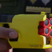 Debutó en Mendoza el uso de pistolas Taser con un atrincherado