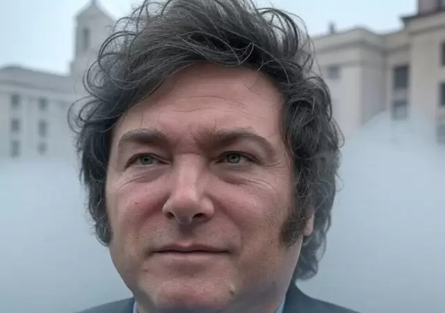 Javier Milei en la niebla que lo rodea.