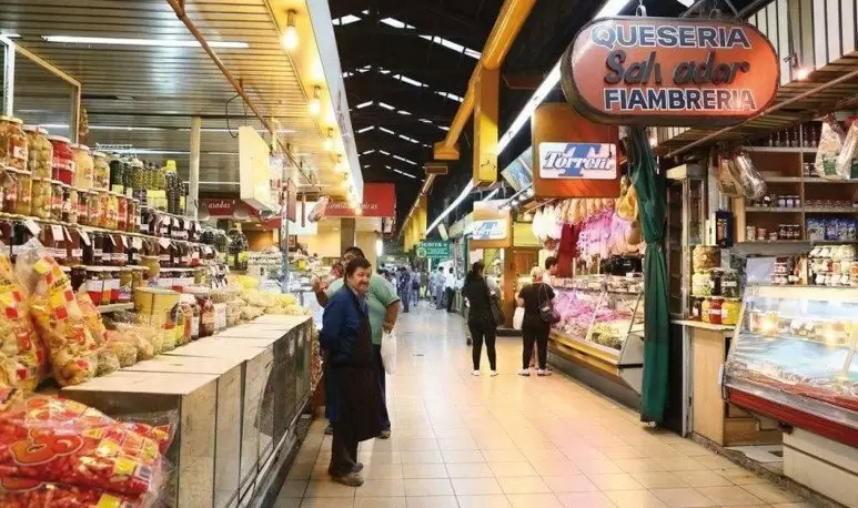 Buenos precios, gran variedad. El locro nos espera.