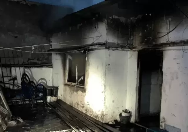 El incendio ocurri� en esta vivienda de La Plata (Foto: gentileza Cr�nica / LaBuenaInfo).