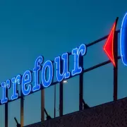 Carrefour analiza vender total o parcialmente su negocio en Argentina