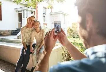 La tecnología permite seguir sacando fotos, borrarlas, y conservarlas.