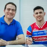 Tras su salida de River, Adam Bareiro fue presentado en su nuevo club