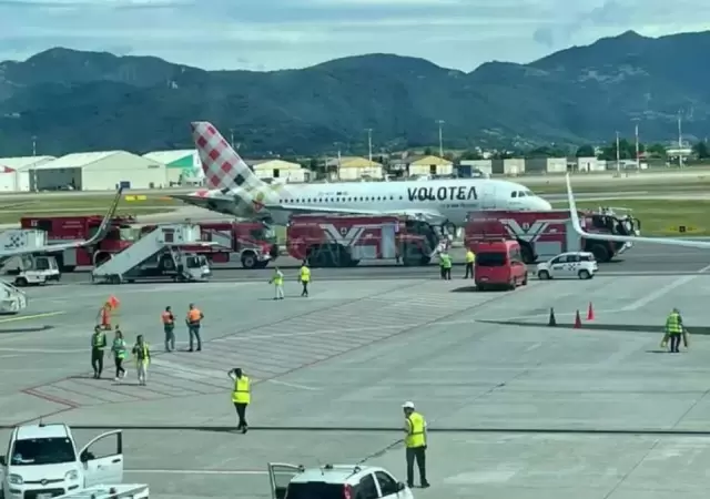 El avi�n de la empresa espa�ola Volotea.