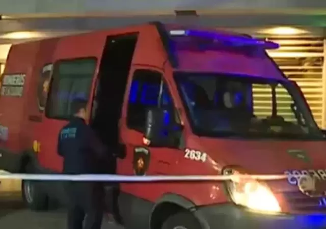 En el lugar del hecho trabajaron efectivos policiales y de Bomberos. (Foto: captura de video - gentileza TN)