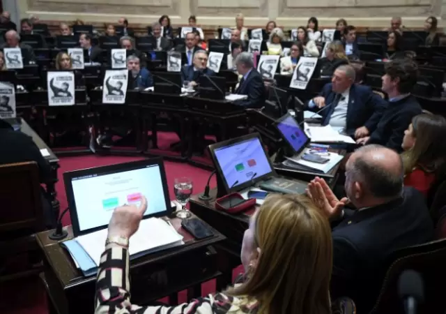 El Senado consigui� aprobar sendos proyectos relacionados con la distribuci�n de fondos entre las provincias.