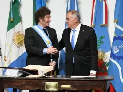 Javier Milei con el gobernador Jaldo, hasta ayer uno de los aliados del Gobierno. (Foto: archivo web)