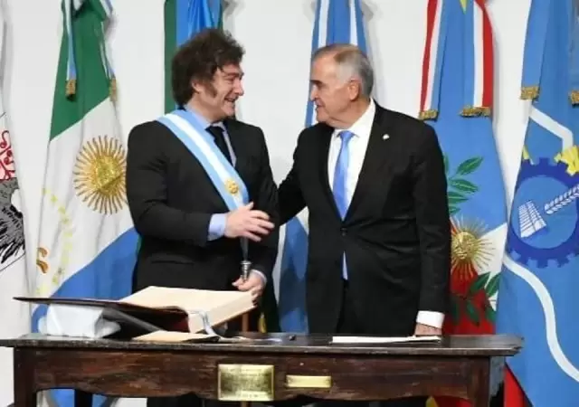 Javier Milei con el gobernador Jaldo, hasta ayer uno de los aliados del Gobierno. (Foto: archivo web)