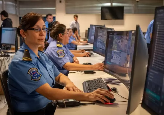 La Polic�a de Mendoza, a partir del monitoreo en tiempo real del Sistema de Videovigilancia del Centro Estrat�gico de Operaciones (CEO)