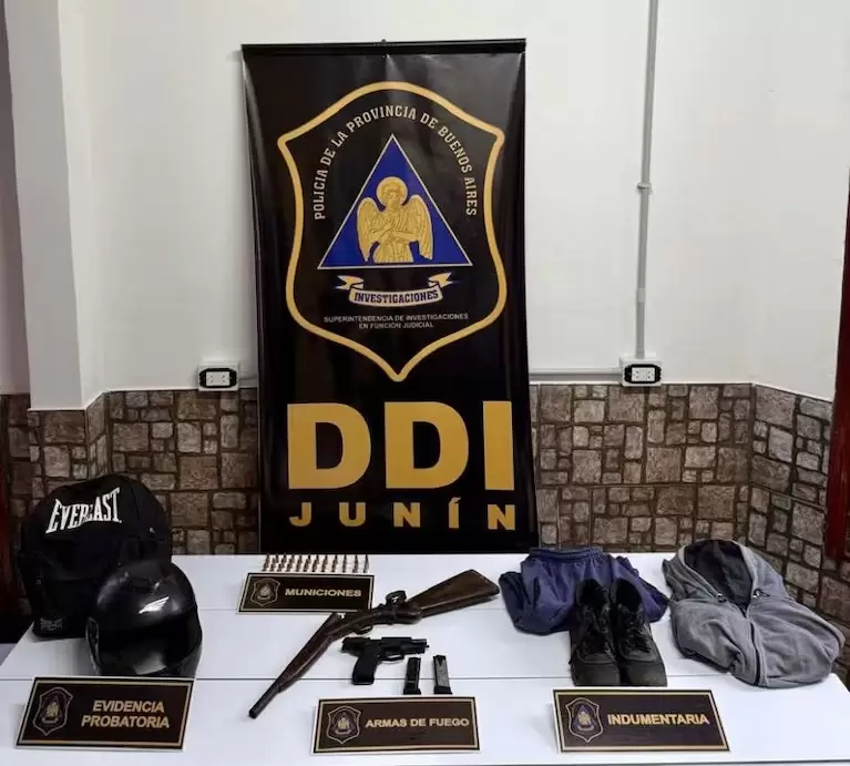 El acusado fue descubierto por las c�maras de seguridad/ Fuente: X