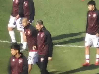 Dar�o Benedetto firm� como arquero suplente luego de que Newells viajara sin Navas/ Fuente: X
